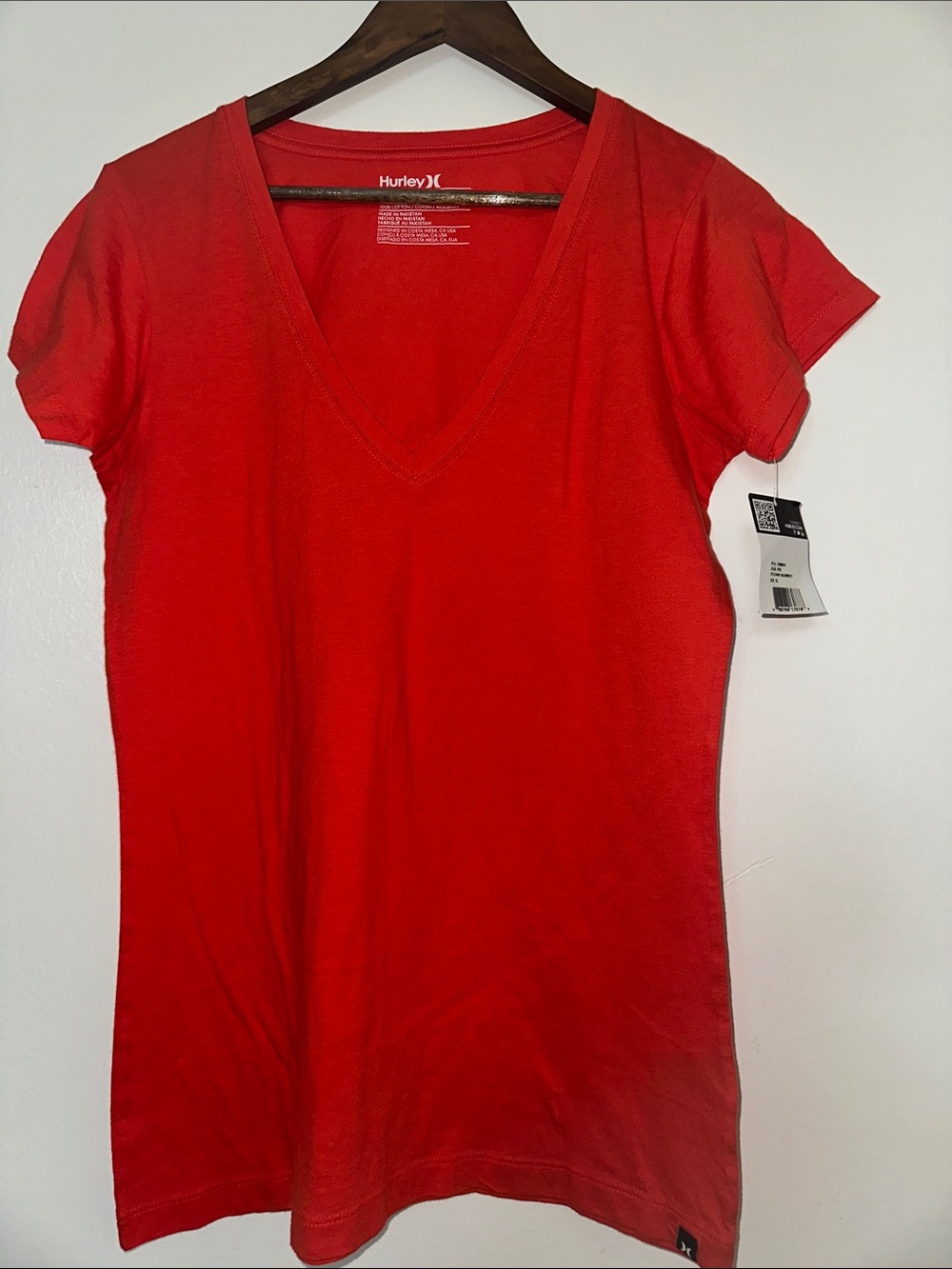NWT Hurley Women’s Red V-Neck Short Sleeve Tee
